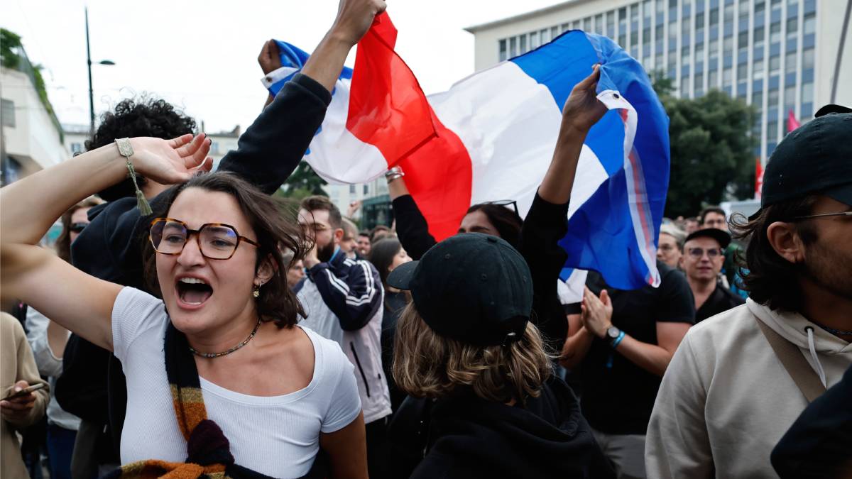 Election Upset As Leftists Turn Tables In France