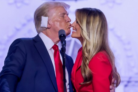 Trump's bungle as he woos Republican crowd