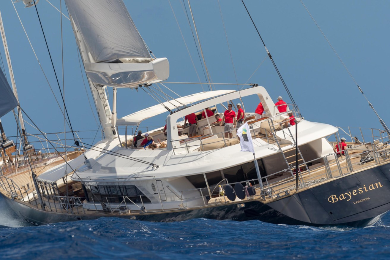 Th Bayesian capsized and sank within minutes of being hit by a pre-dawn storm.