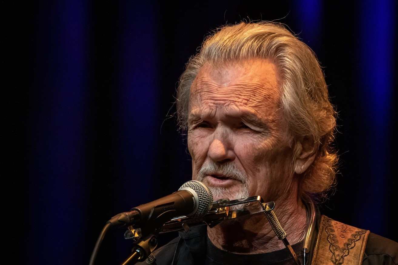 Singer-songwriter Kris Kristofferson has died peacefully at his home in Hawaii at the age of 88.