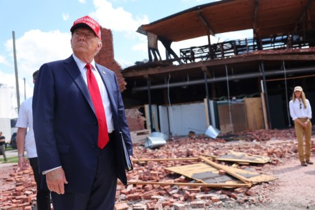Biden fumes as 'lying' Trump views storm damage