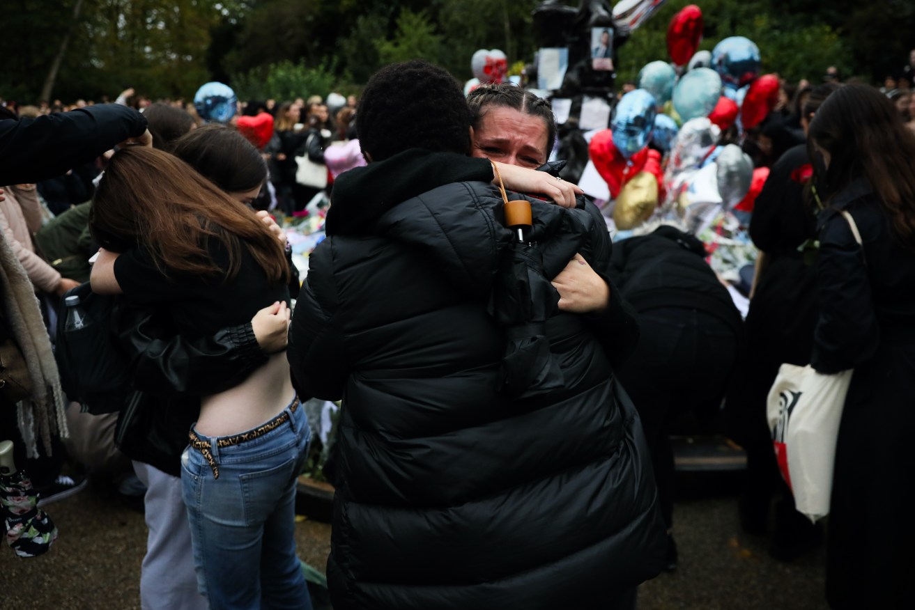 Fans have gathered in London to pay tribute to British singer Liam Payne.