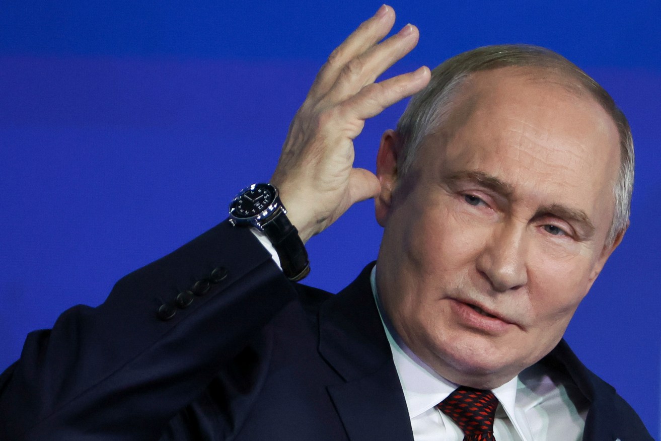 Donald Trump's desire to restore US relations with Russia "deserves attention", Vladimir Putin says.