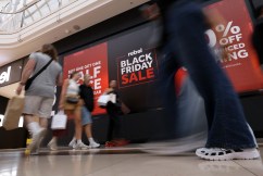 Retail spending lags, despite Black Friday bump