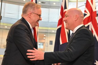 Albanese jets to NZ resort town for weekend talks 