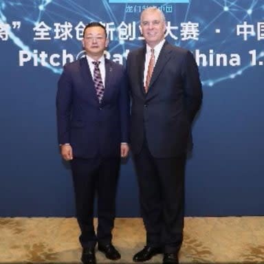 Prince Andrew and Yang Tengo