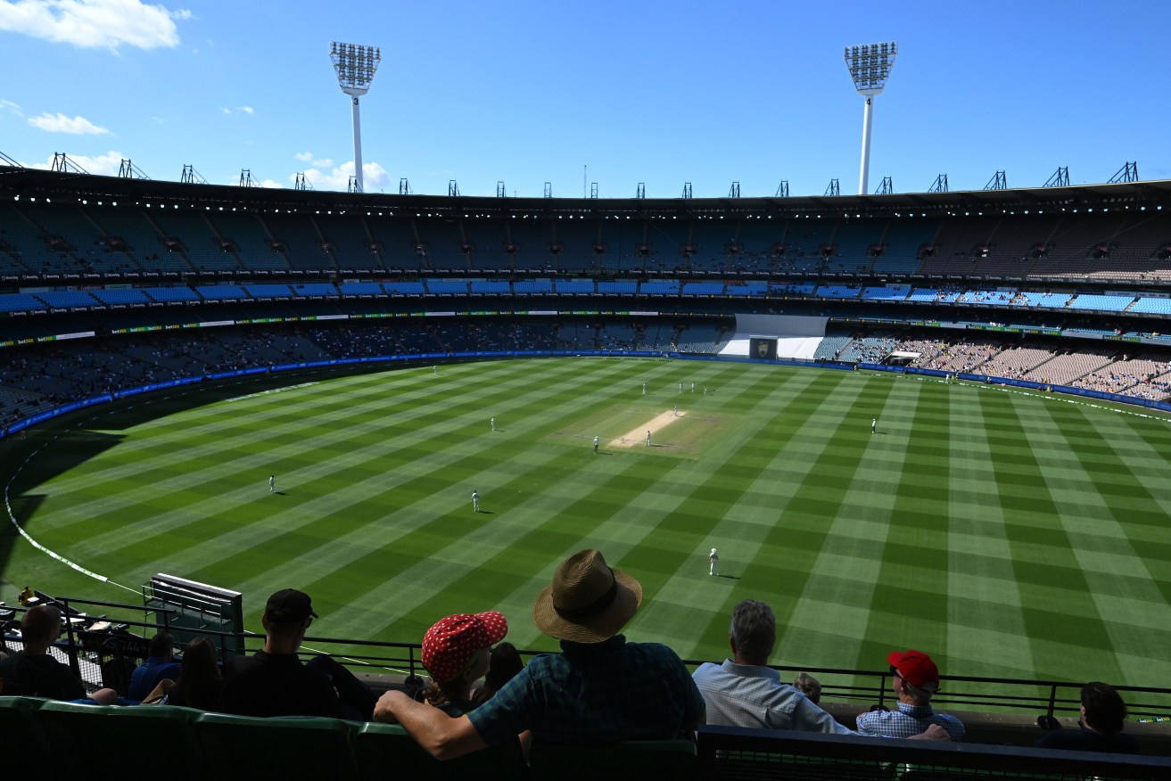 The MCG has broken its record for a crowd at a Boxing Day Test.