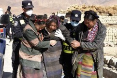 Search for survivors as earthquake toll surges