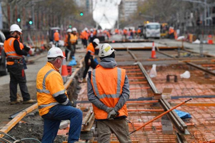 Blow to rate cut hopes in latest jobs figures 
