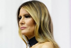 Melania Trump portrait sets internet abuzz