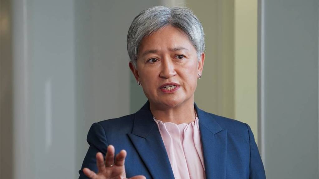 Penny Wong meets Chinese counterpart