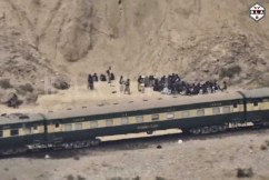 Pakistan kills militants who hijacked train