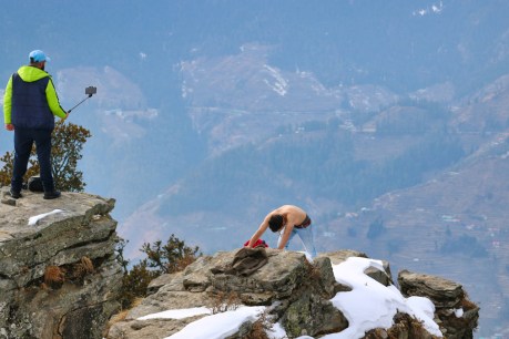 Slippery selfies put lives at risk
