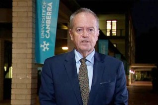 Shorten urges trade fightback, amid beef, wine fears