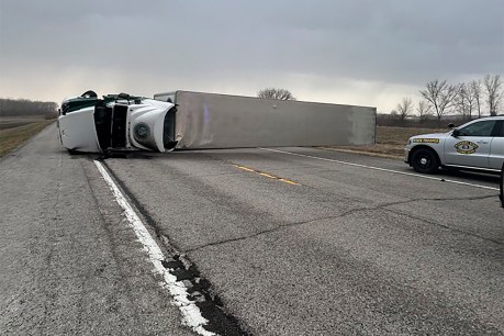 Monster storm across the US kills 19 people