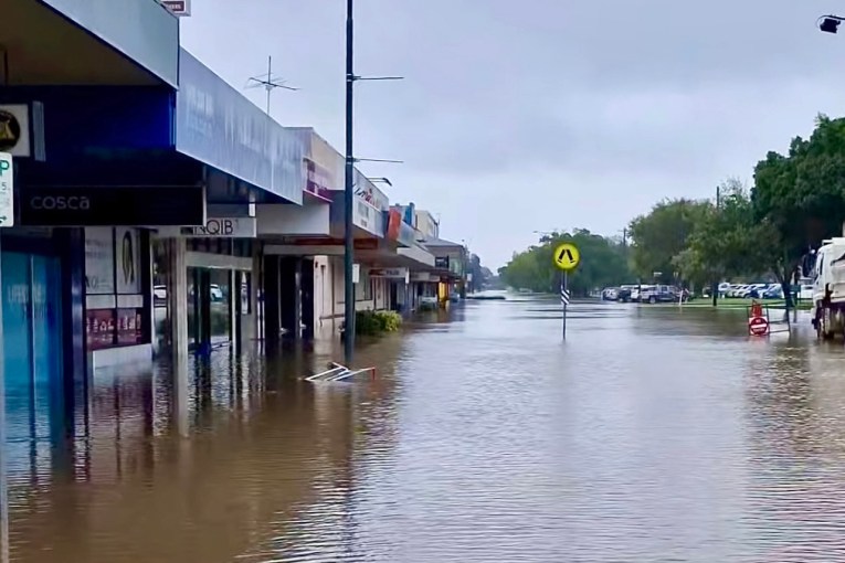 Flood-hit Qlders brace for 'day after day' of rain