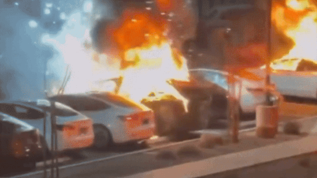 1742344572-TeslasBurn.gif