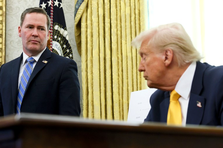 Trump aide takes blame for ’embarrassing’ leak