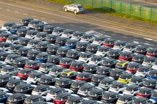Trump slaps 25% tariffs on cars not made in US