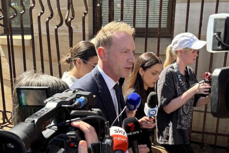 Former state Liberal leader admits supplying drugs