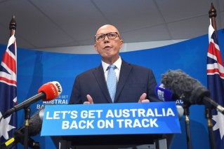 Dutton shrugs off 'sledging', spruiks gas reserve