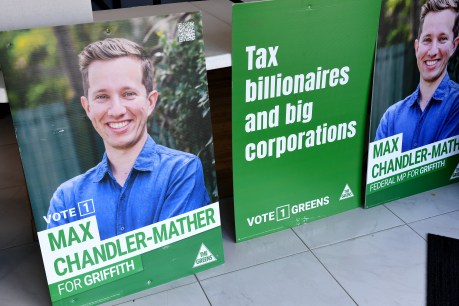 PM targets Greens&#8217; seats as dawn breaks on campaign