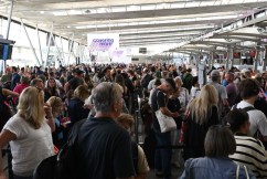 Hordes of travellers hop into Easter weekend 