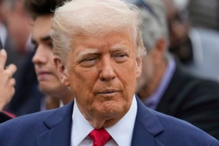 Trump approval rating tanks as voters get wary 