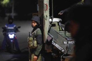 Gunmen's attack on tourists leaves 20 dead 