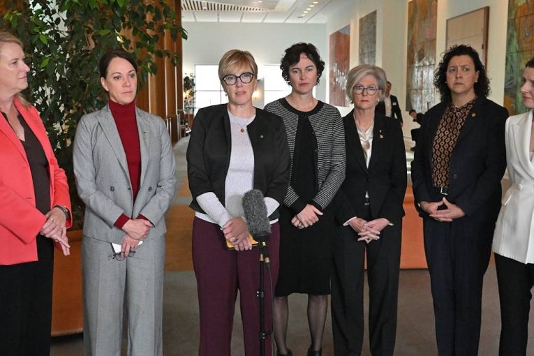Independents may build on Australia’s history of hung parliaments, if they can survive the campaign blues