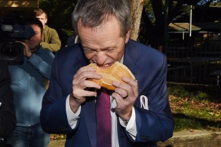 Shorten explains infamous democracy sausage fail