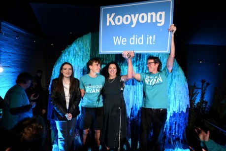 Teals in trouble as vote counting flips the race