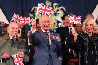 Royals honour sacrifices at VE Day commemorations