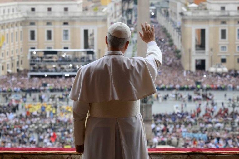 Fresh conflict turns and Pope's 'no more war' cry