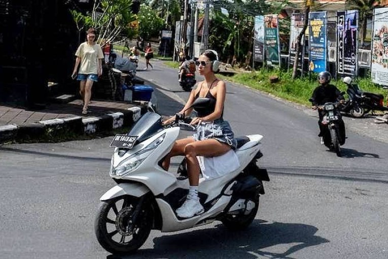 Police crackdown exposes a problem for Bali tourists 