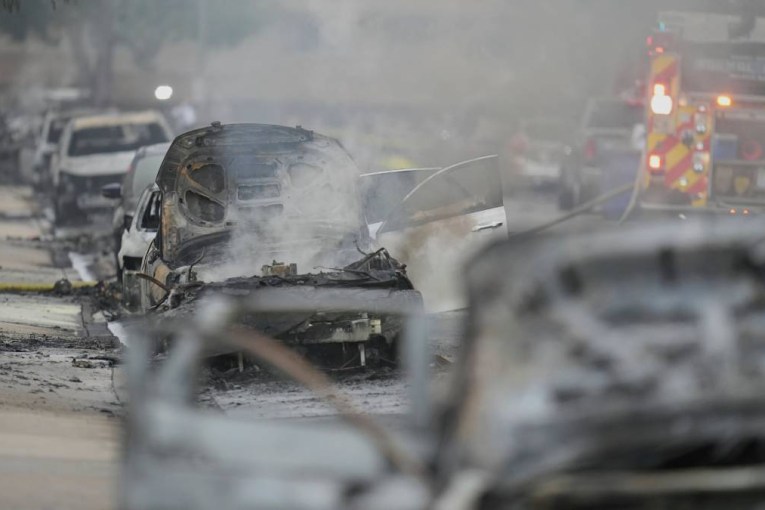Small plane’s scorching ‘direct hit’ to homes in US
