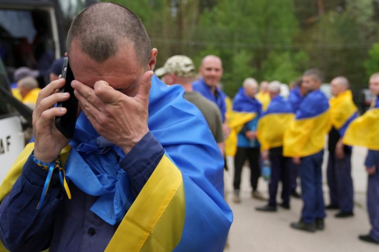 Russia, Ukraine’s 307 soldiers swap largest in war