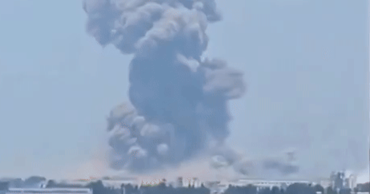 Factory Exploding Gif Huge explosion rocks a chemical plant in eastern China