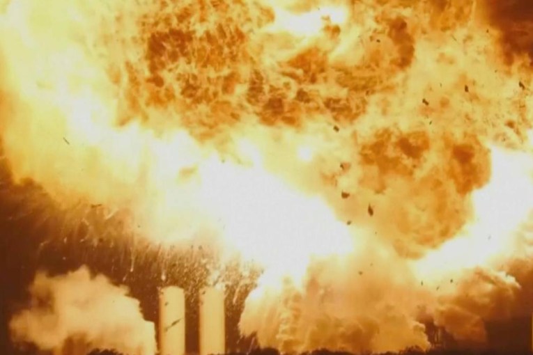 Mars fades again: Huge SpaceX ship explodes
