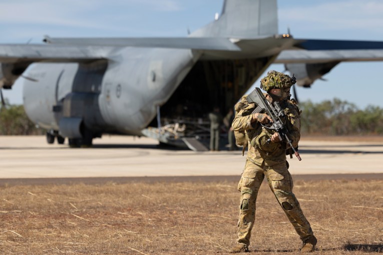 Australia sends military planes to Middle East