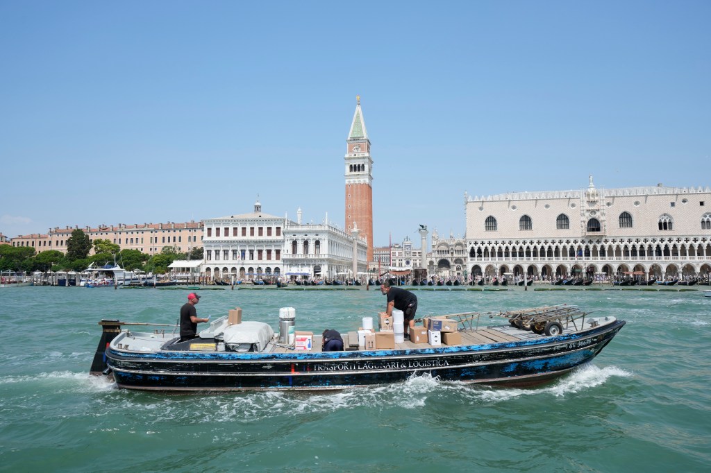 Bezos Sanchez, Venice, wedding