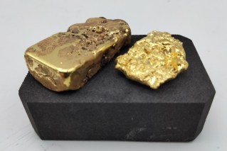 Scientists find way to recover gold from e-waste