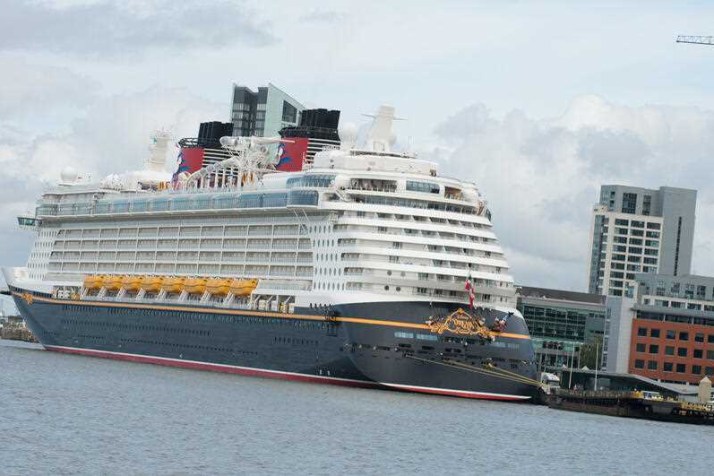 How girl, 5, fell off cruise ship before dad jumped in 