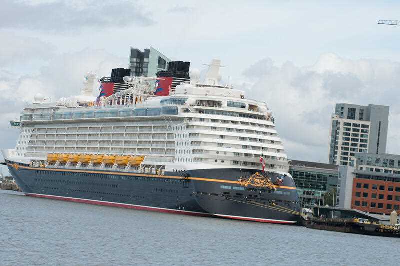 Disney cruise ship