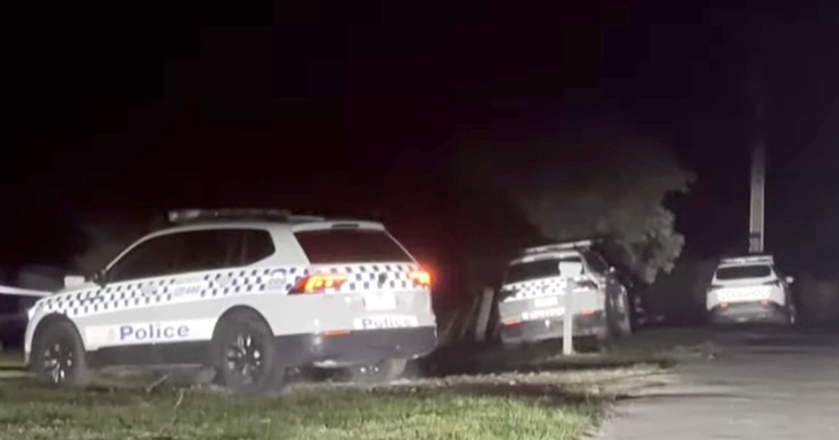 Man shot dead in rural siege made bomb threat