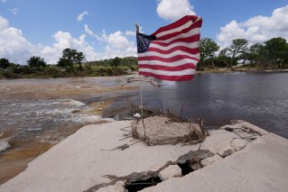 Crews comb Texas for 170 people still missing