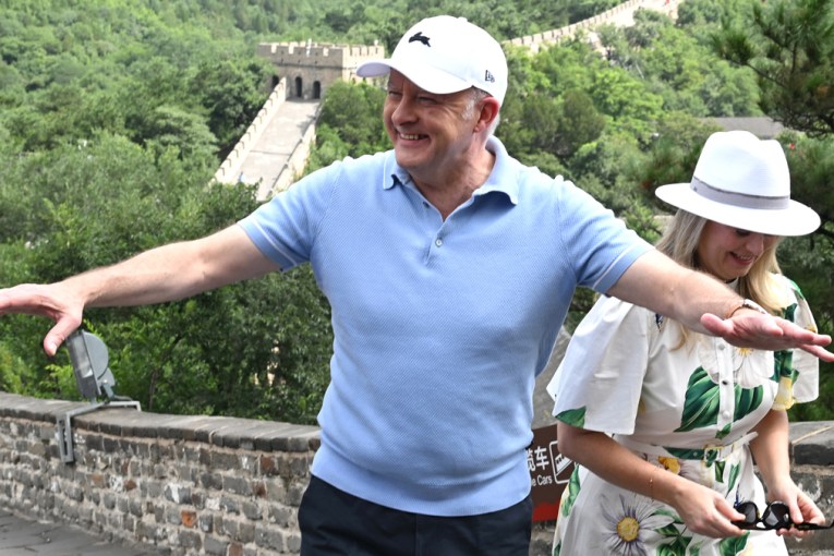 PM walks in Whitlam's steps on Great Wall