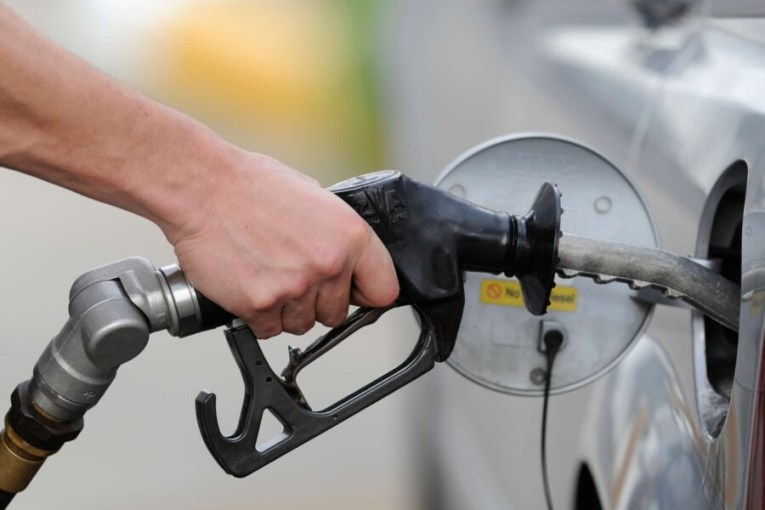Surprise gas-guzzlers identified in car road tests