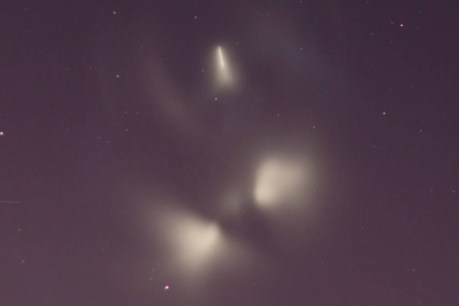 Mysterious glowing orbs over Qld spark UFO and alien theories