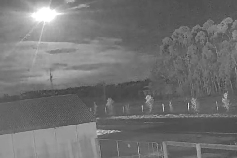 'Huge explosion' as meteor shakes Victoria 